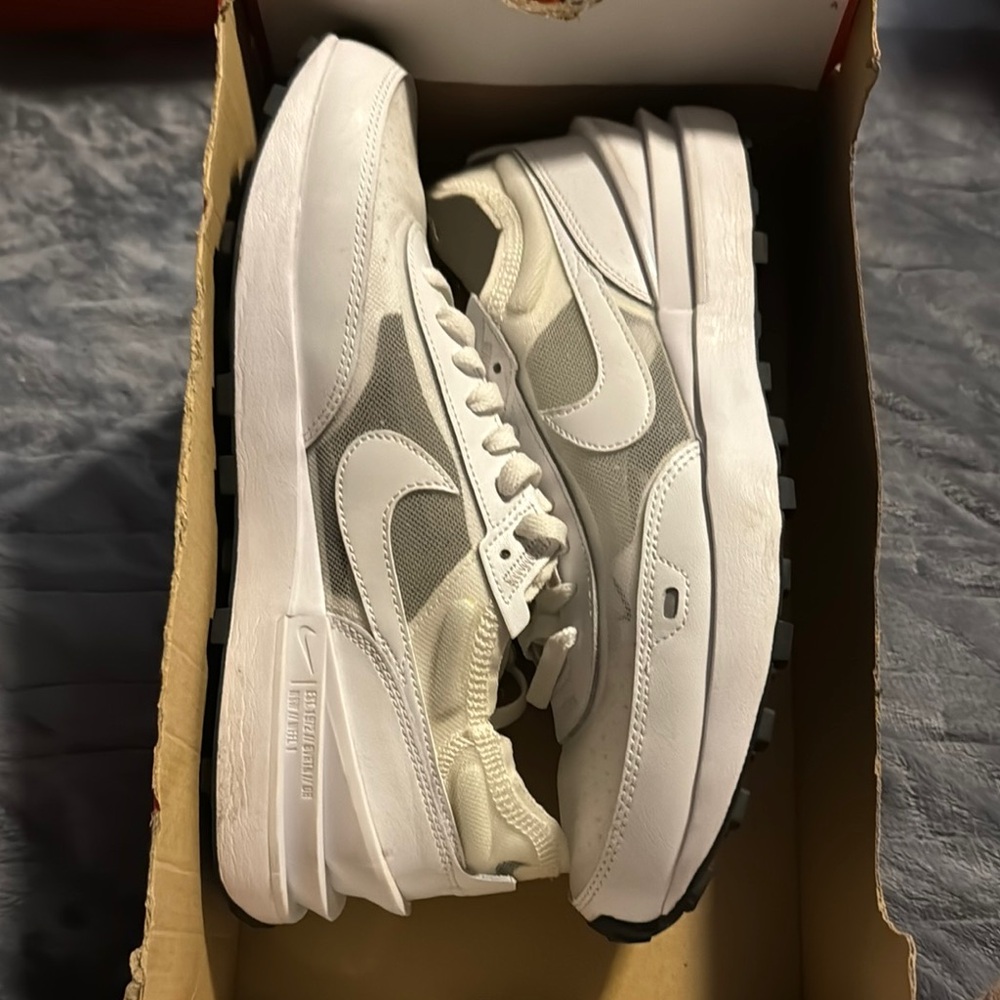 Nike White Sneakers Classic Leather Design fit like 11